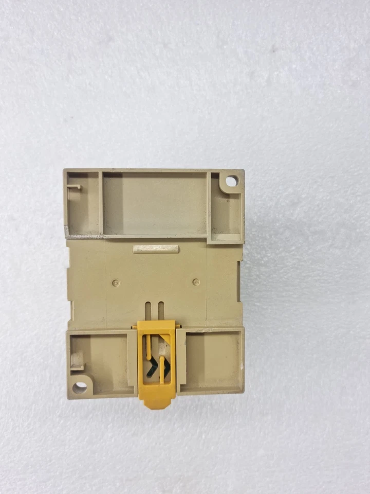 OMRON ZEN-10C1DR-D-V2 CPU UNIT DC12-24V 4W (USED WORKING) ZEN10C1DRDV2